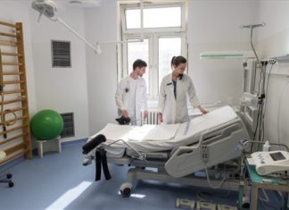 Die renovierte familienfreundliche Geburtshilfe des Győr-Krankenhauses wurde übergeben