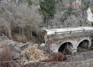 Alte Brücke aus 1890 in Piliscsaba stürzte ein!