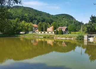 Touristen- und Fischerei Besucherzentrum in Esztergom im Bau