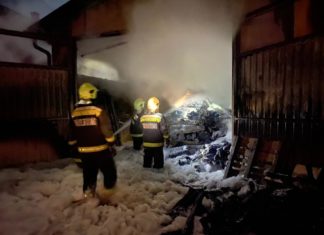 Lagerhalle in Vollbrand in Kőröstetétlen!