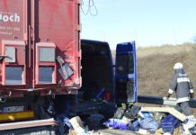 Langer Stau: LKW und Kleinbus kollidierten auf M1!