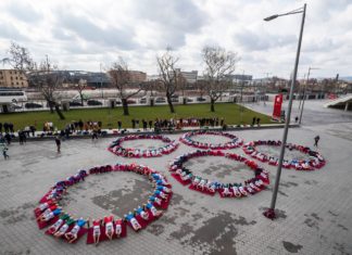 Junge Wrestler formierten sich in Budapest zum Flashmob