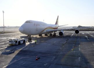 Weiterer Frachtflieger aus China bringt medizinisches Material und Geräte nach Ungarn!