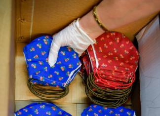 Schutzmasken mit künstlerischer Schönheit aus Debrecen