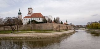 Am 24. März erklärte das Parlament den Chapter Hill von Györ zum Nationaldenkmal