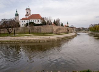 Am 24. März erklärte das Parlament den Chapter Hill von Györ zum Nationaldenkmal