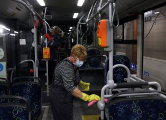 Busse in Miskolc werden mit Desinfektionsmitteln gereinigt