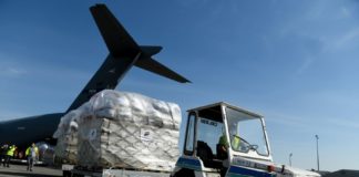 Corona-Luftbrücke: Vier große Frachtflieger bringen weitere Schutzausrüstung nach Ungarn