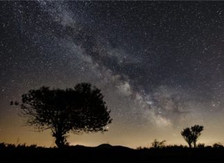 Wunderschöne Milchstraße in der Gegend Salgòtarjàn