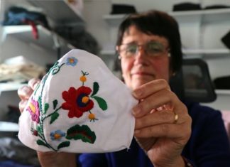 Matyo-Muster auf Nase-Mundschutzmaske