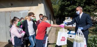 Unternehmensgruppe spendet insgesamt 1000 neue Computer für digitale Bildung an Kinder in Ungarn!