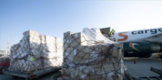 Schutzmasken von Huawei für Ungarn