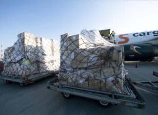 Schutzmasken von Huawei für Ungarn