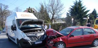 Paketdienst auf Abwegen: Unfall in Érd