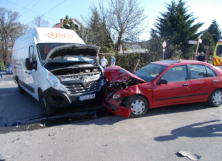 Paketdienst auf Abwegen: Unfall in Érd