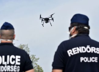 Coronavirus Ausgangsbeschränkungen werden von Polizei mit Drohnen kontrolliert