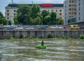 Boje erinnert an das Schiffsunglück auf der Donau