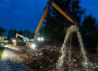 Müllbeseitigung nach Hochwasser!