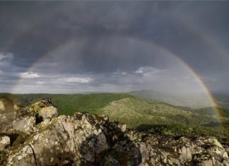 Einen wunderschöner Regenbogen am Kis-Salgó