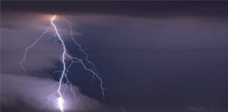 Spektakuläre Blitze über Nagkanizsa