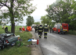 LKW und Auto kollidierten bei Csákvár