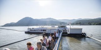 Kostenlose Zugersatz-Boote zwischen Nagymaros und Zebegény