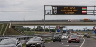 Selbstfahrende Autos auf der M86 bei Csorna