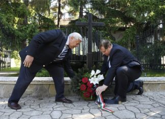 Trianon 100 – Um 16:32 Uhr stoppt der Verkehr