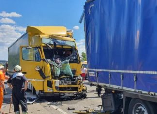 LKW Auffahrunfall auf M1 – Schwierige Rettung und Bergung