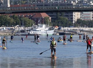Paddling ist in: Donausport in Budapest