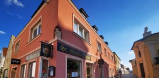 Mal über die Grenze: Österreichisch-Britischer Pub mit Ungarischem Touch auf der Karte