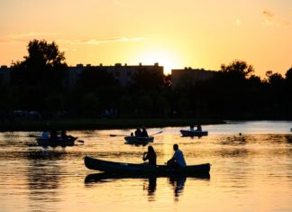 Székesfehérvár: Konzert vom Boot aus geniessen