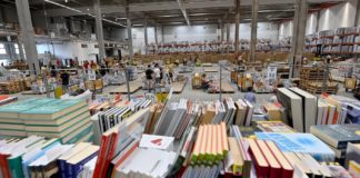 Kostenlose Schulbücher für 1,2 Millionen Schüler unterwegs