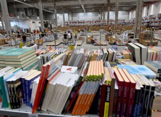 Kostenlose Schulbücher für 1,2 Millionen Schüler unterwegs