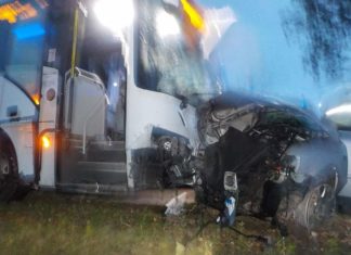 Kisfalud: Zwei Tote bei Unfall mit Bus