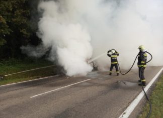 Auto in Flammen in Zalaszentbalázs