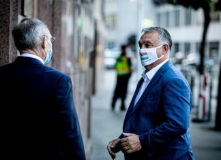 Viktor Orbán lässt sich auf Stand bringen – Treffen mit dem Operativen Stab