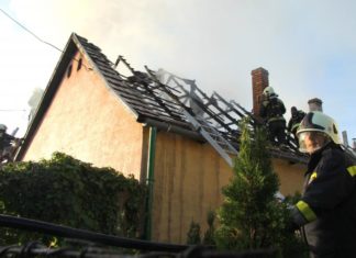 Pázmánd Dachstuhlbrand eines Familienhauses
