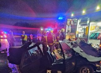 Zwei Personen eingeklemmt bei Unfall in der Nähe von Vecsés