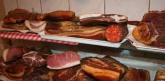 Geräucherte ungarische Spezialitäten