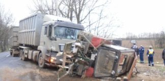 Traktor und LKW kollidierten!