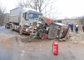 Traktor und LKW kollidierten!