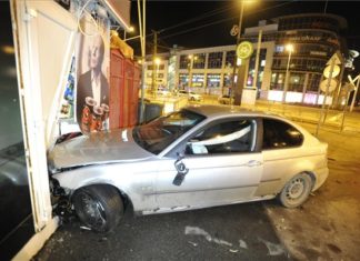 15 Jähriger ohne Führerschein verursacht Unfall während der Ausgangsperre