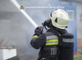 Einfamilienhaus in Vollbrand: Acht Personen gerettet!