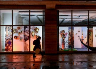 Schaufenster in Debrecen werden teils zu Kunstausstellungen