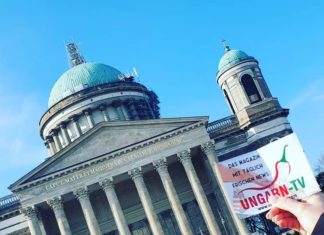 Ungarn-TV geniesst das sonnige Wetter in der Region Esztergom