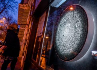 Crazy Lichtspiele in Debrecener Schaufenster