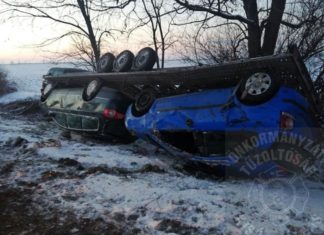 Kenderes: Trailergespann umgeworfen!