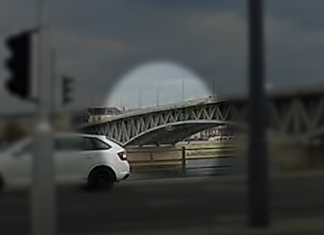 Video: Mann fällt in die Donau