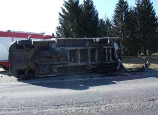 PKW und Transporter kollidierten